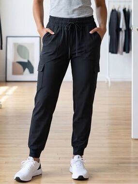 Mondetta Black Cargo Jogger Pants - Elastic Waist with Drawstring- medium